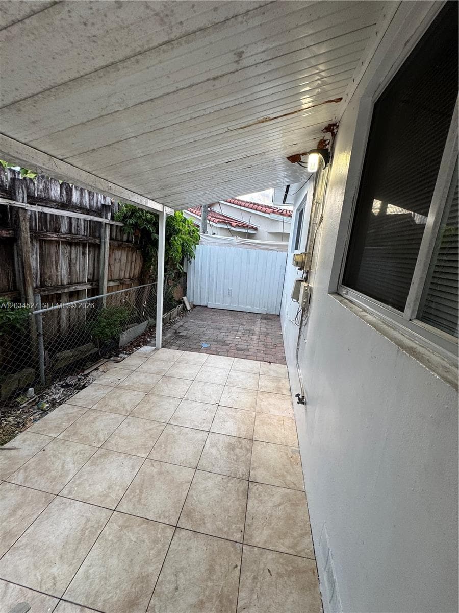 540 Beacom Blvd # 540, Miami FL 33135 — 18