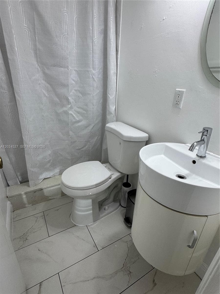 540 Beacom Blvd # 540, Miami FL 33135 — 11