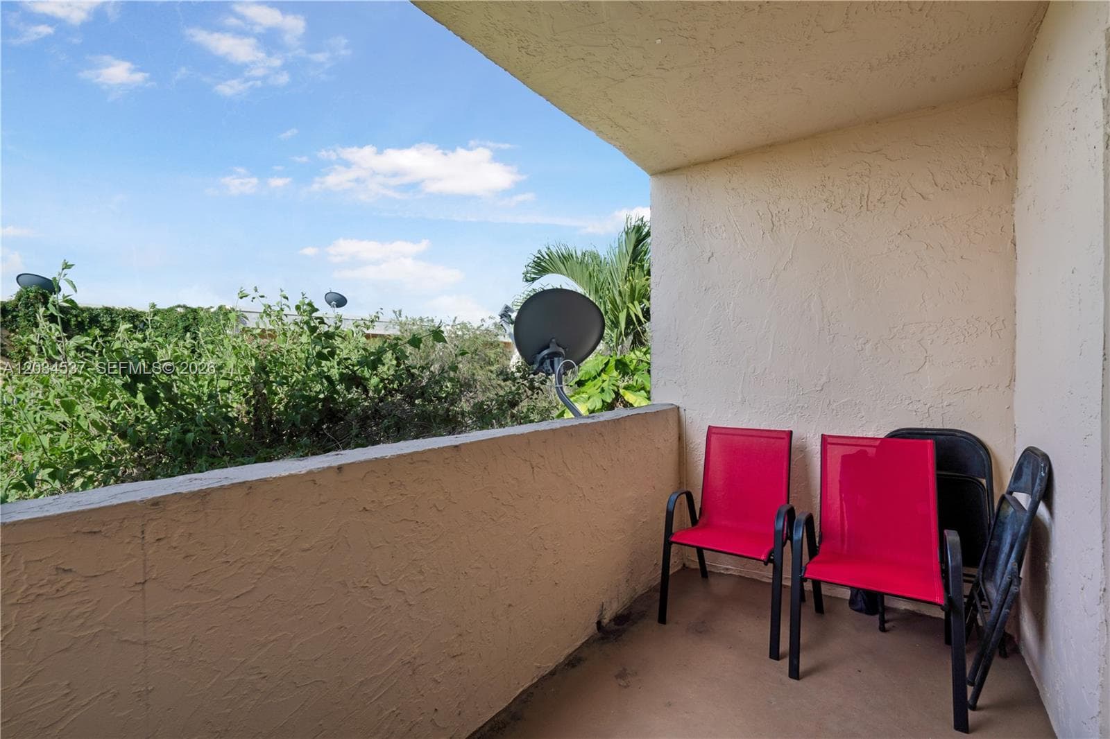 9371 Fontainebleau Blvd # I204, Miami FL 33172 — 23