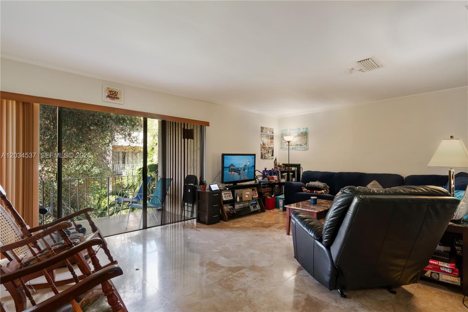 9371 Fontainebleau Blvd # I204, Miami FL 33172 — 2