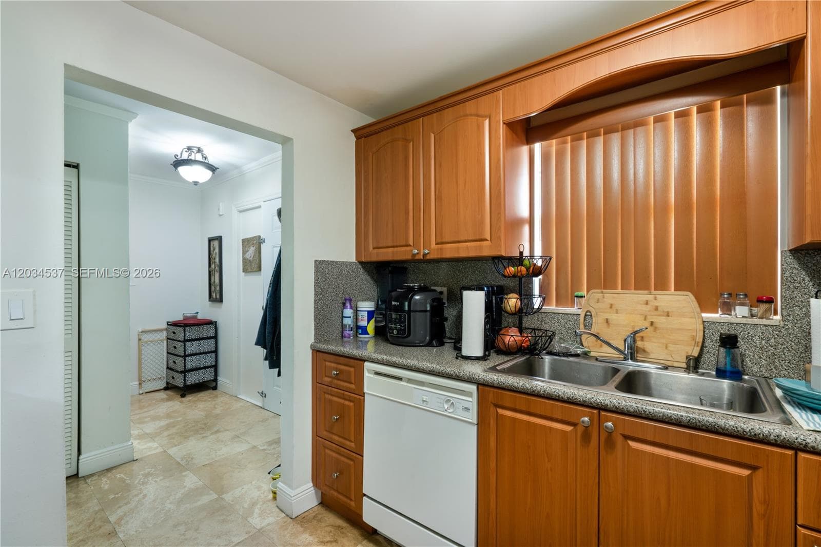 9371 Fontainebleau Blvd # I204, Miami FL 33172 — 11