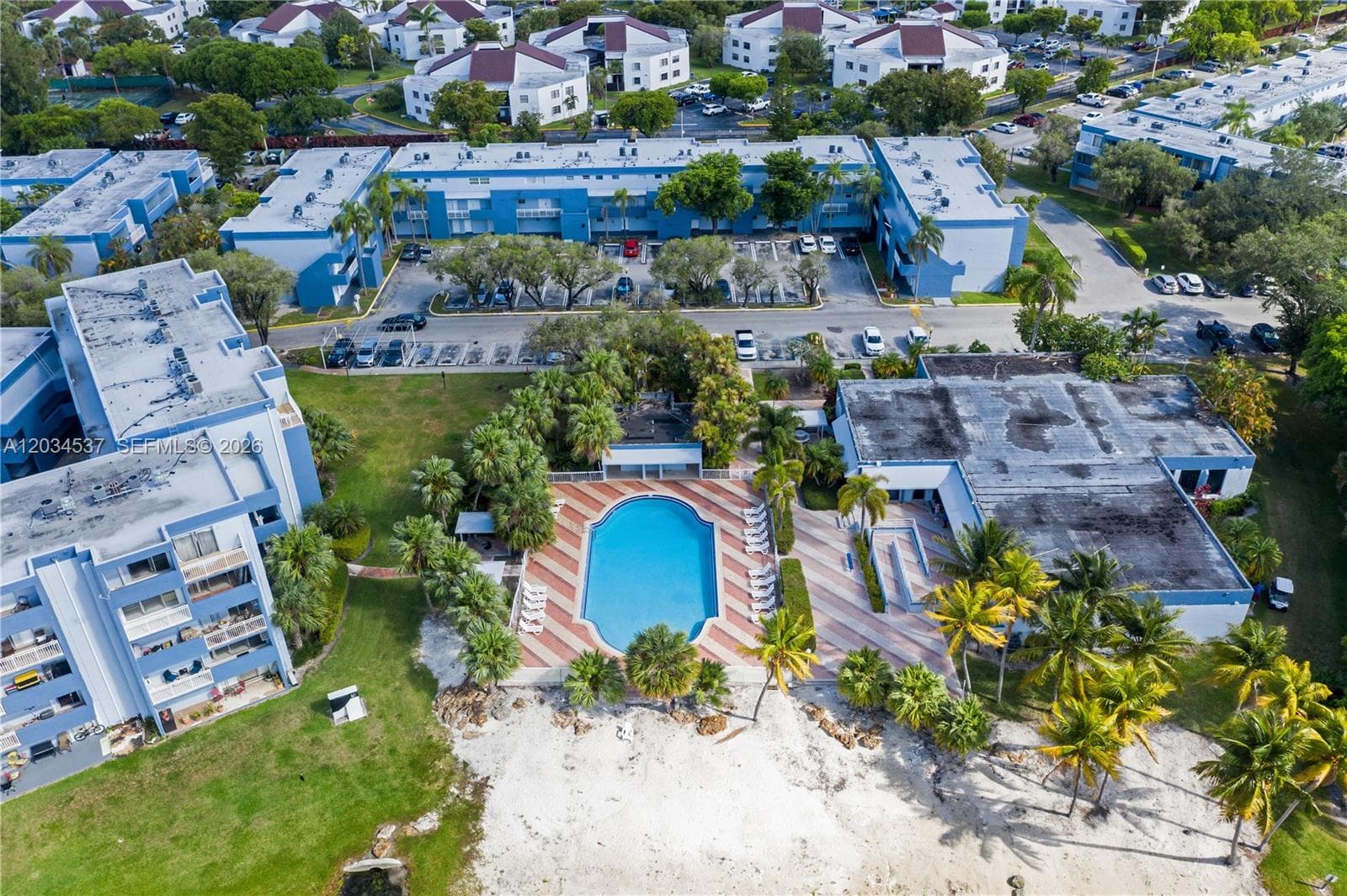 9371 Fontainebleau Blvd # I204, Miami FL 33172 — 25
