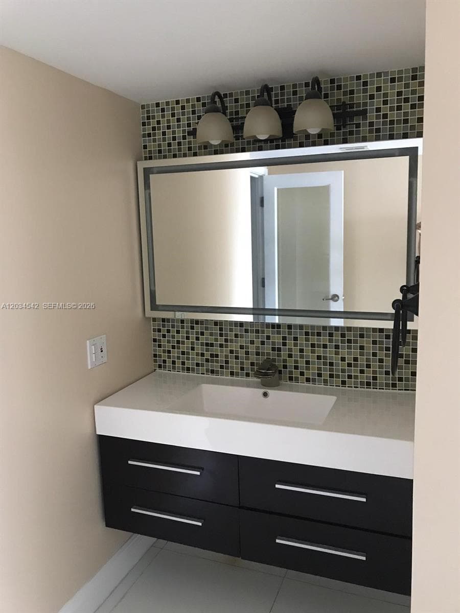 1717 N Bayshore Dr # 3646, Miami FL 33132 — 22
