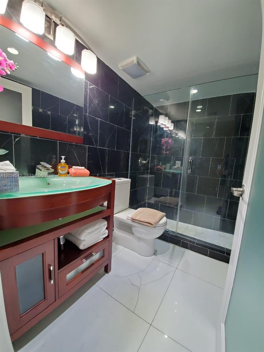 1717 N Bayshore Dr # 3646, Miami FL 33132 — 21