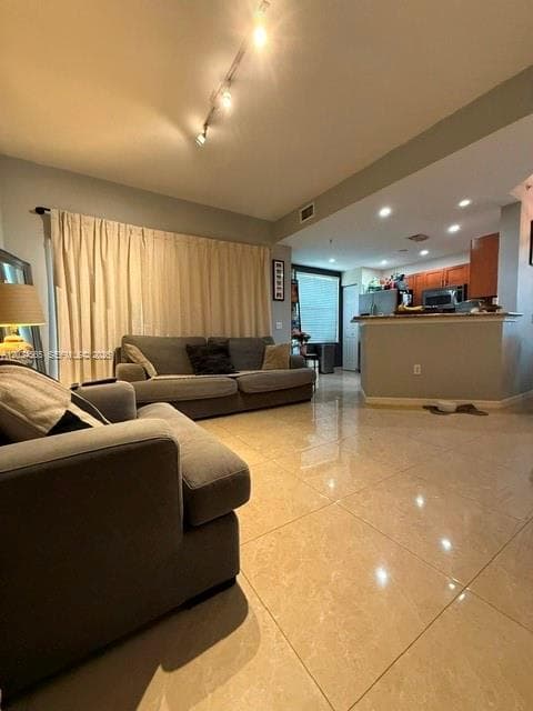 8900 NE 8th Ave # 1109, Miami FL 33138 — 4