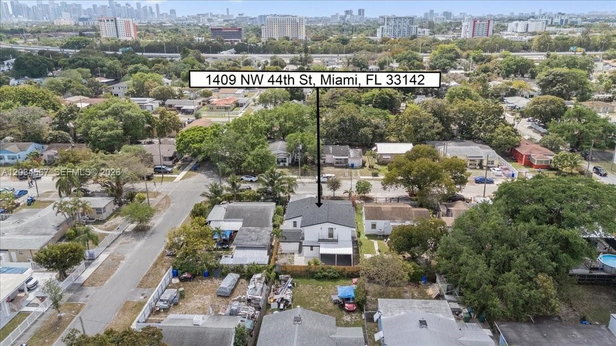 1409 NW 44th St # B, Miami FL 33142 — 5