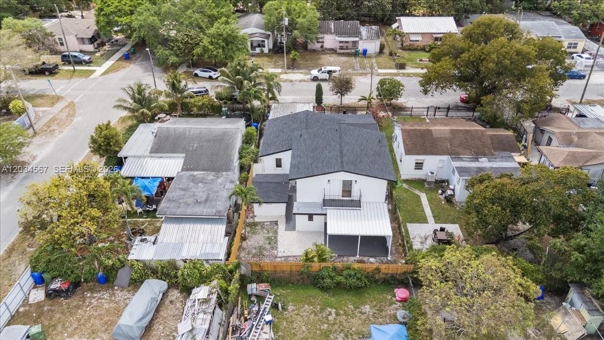 1409 NW 44th St # B, Miami FL 33142 — 4