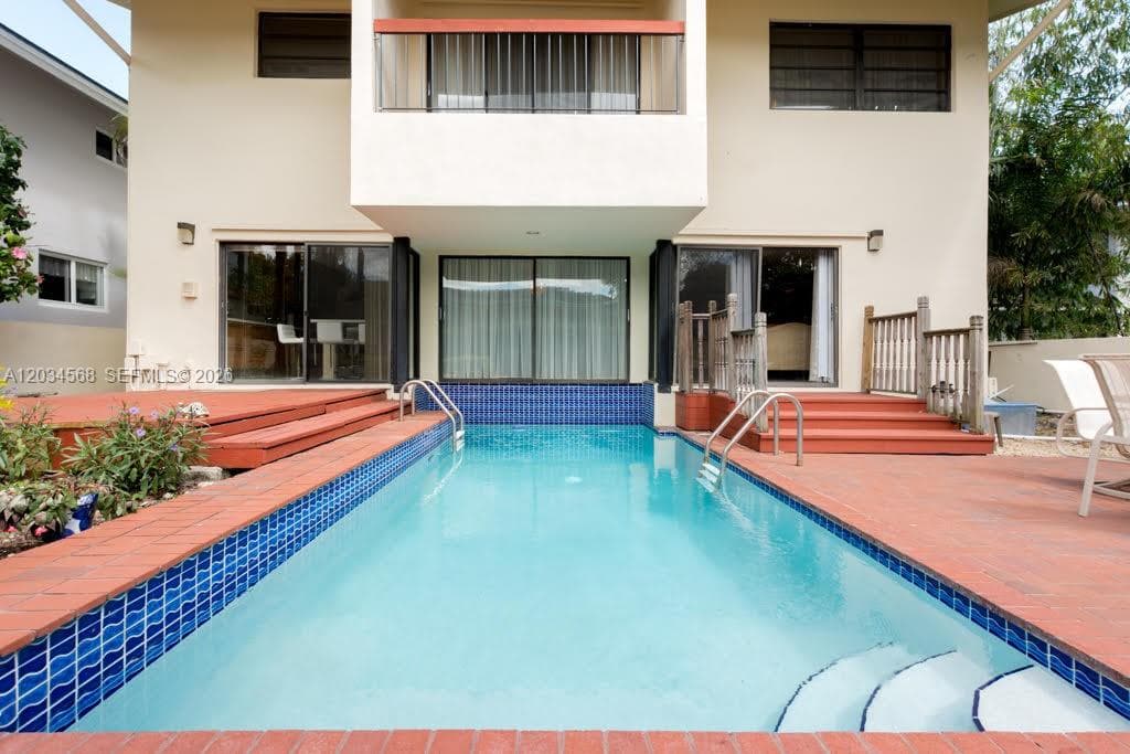 4950 San Amaro Dr, Coral Gables FL 33146 — 30