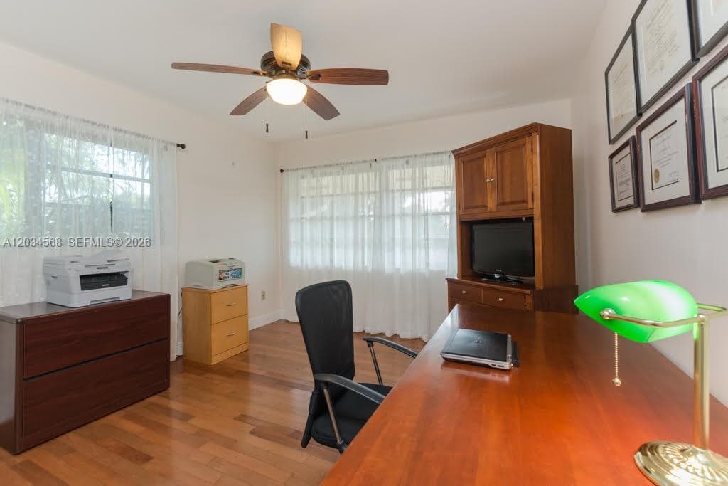 4950 San Amaro Dr, Coral Gables FL 33146 — 25