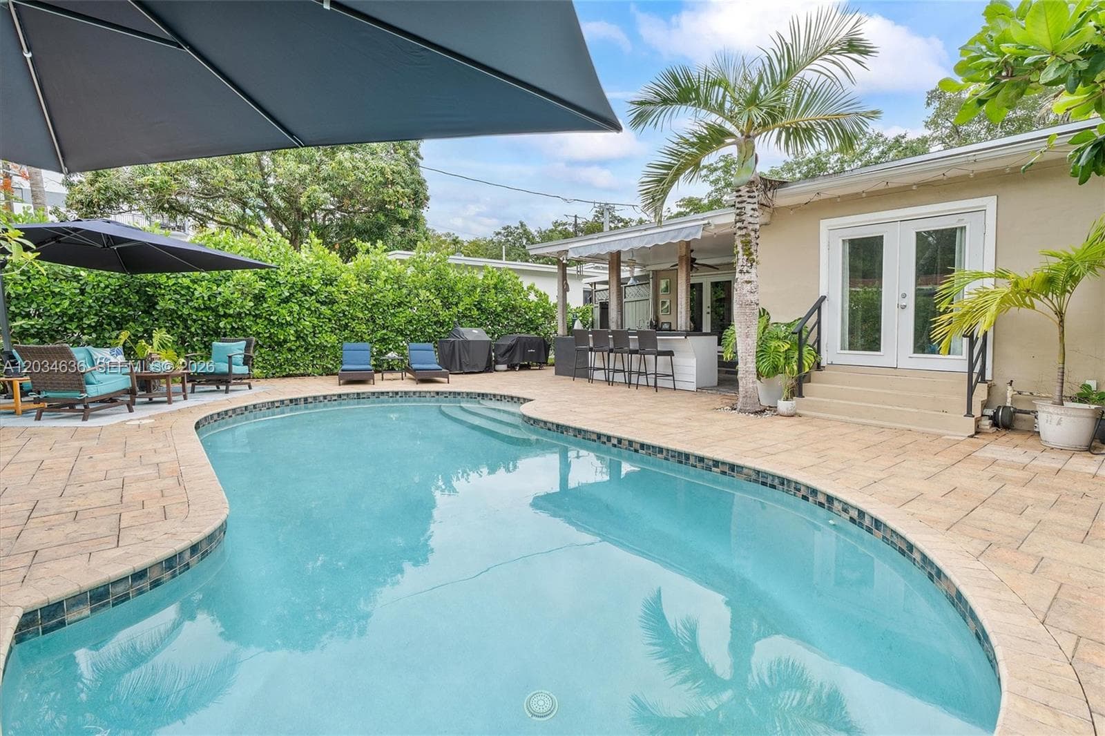 895 NE 129th St, North Miami FL 33161 — 27