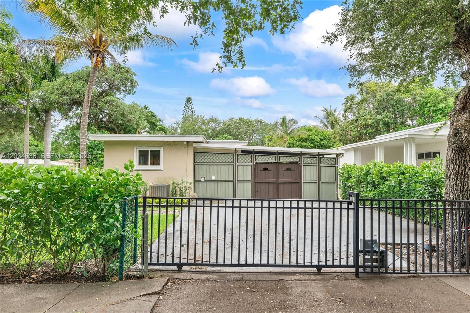895 NE 129th St, North Miami FL 33161 — 12