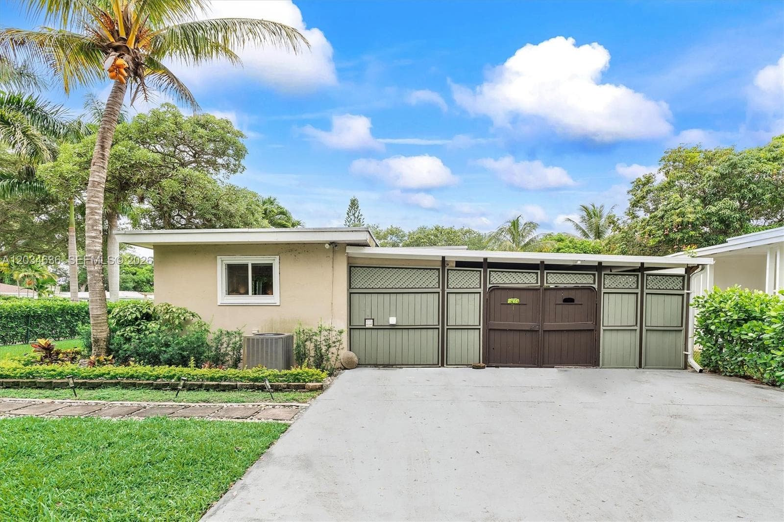 895 NE 129th St, North Miami FL 33161 — 11