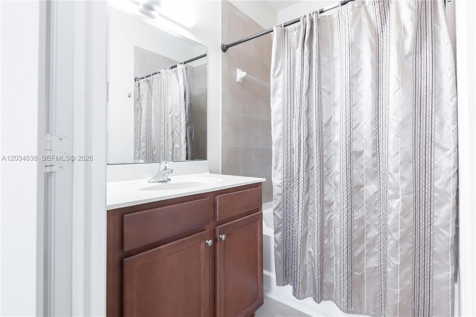 St Maarten At Grand Bay C, Doral, FL — 25