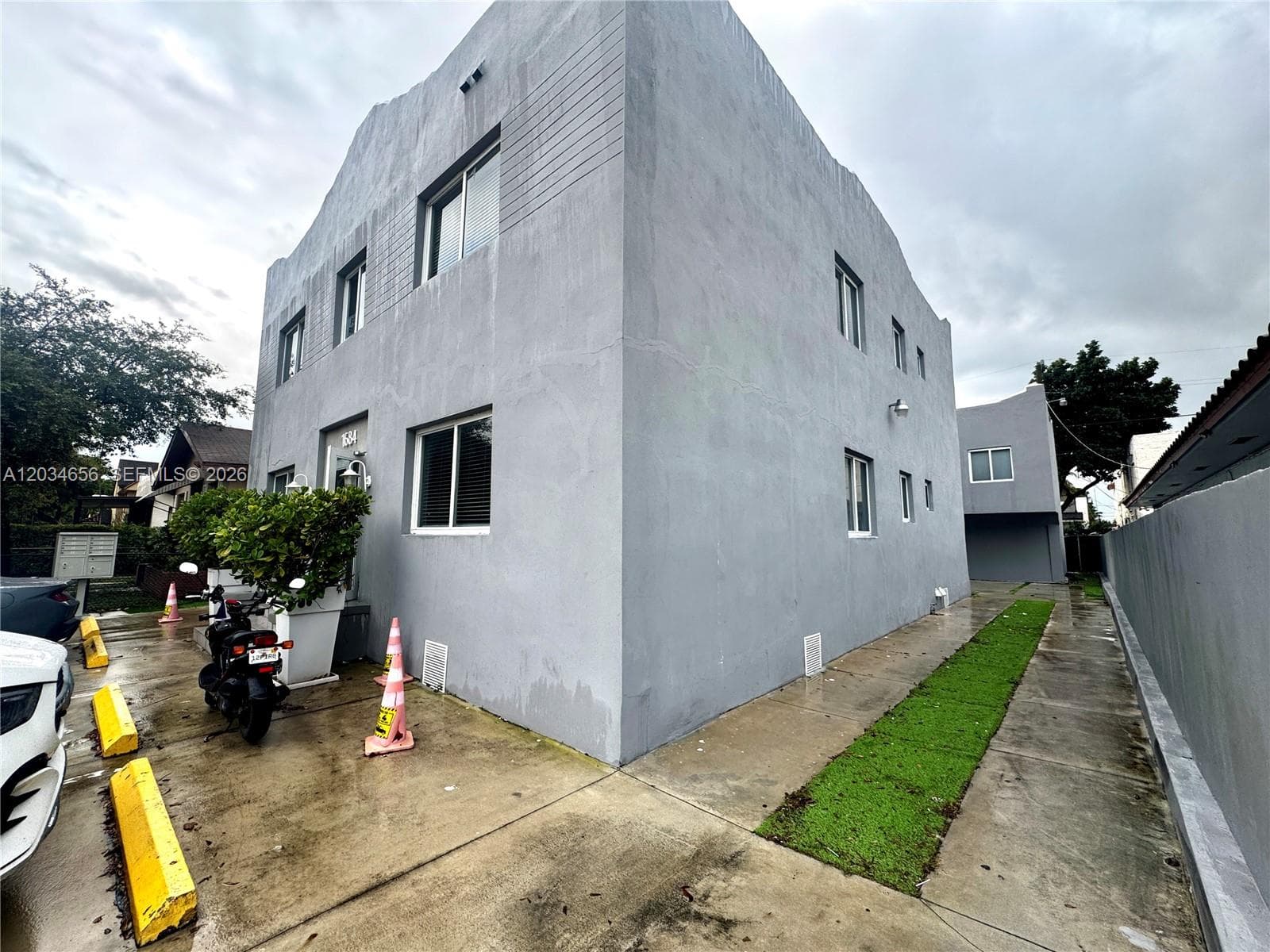 1684 SW 10th St, Miami FL 33135 — 1