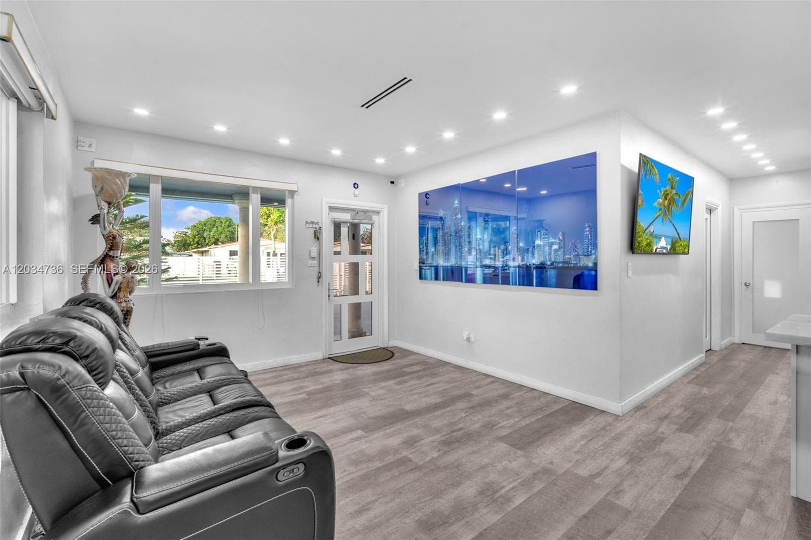 380 W 30th St, Hialeah FL 33012 — 16