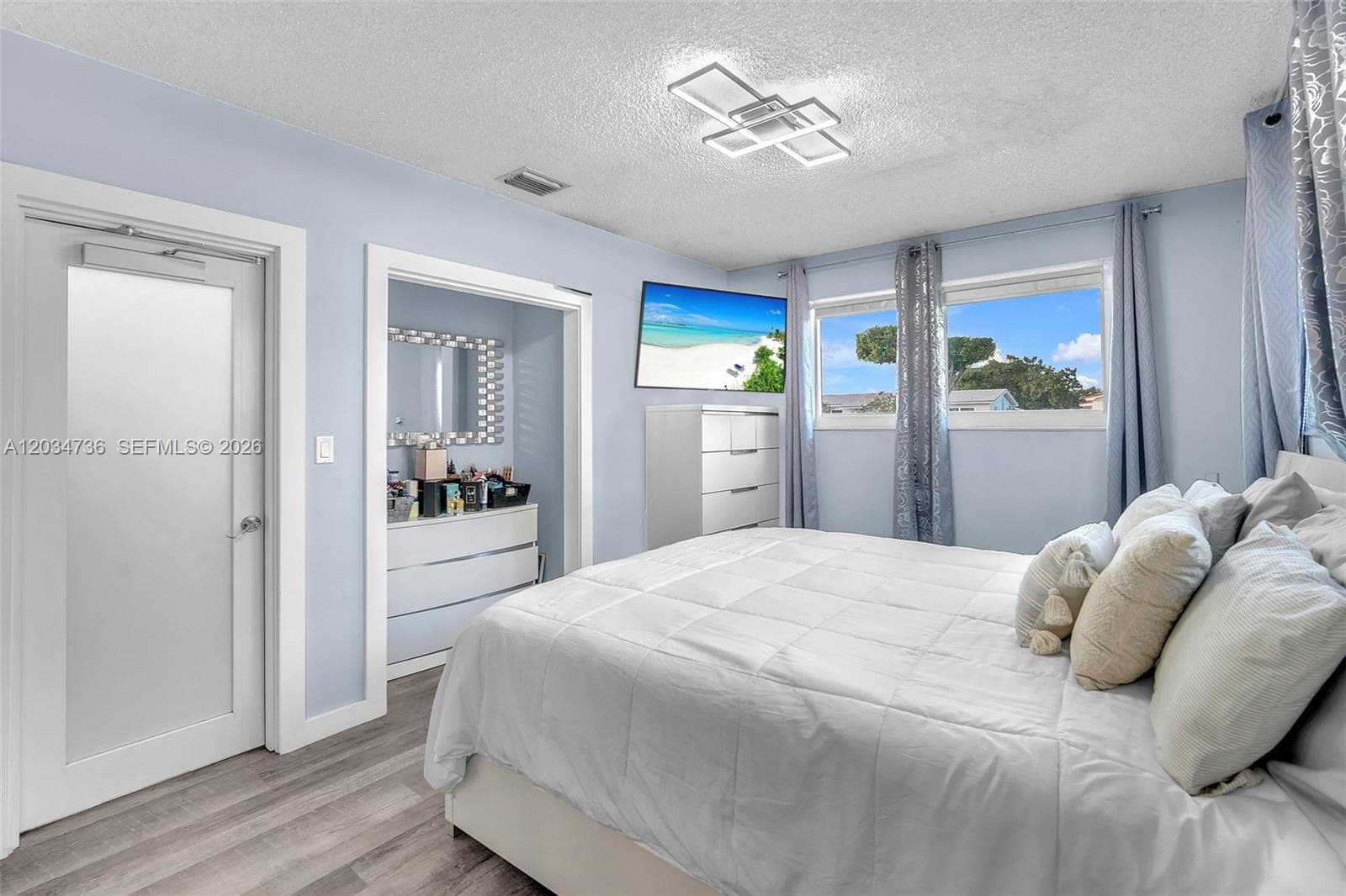 380 W 30th St, Hialeah FL 33012 — 5