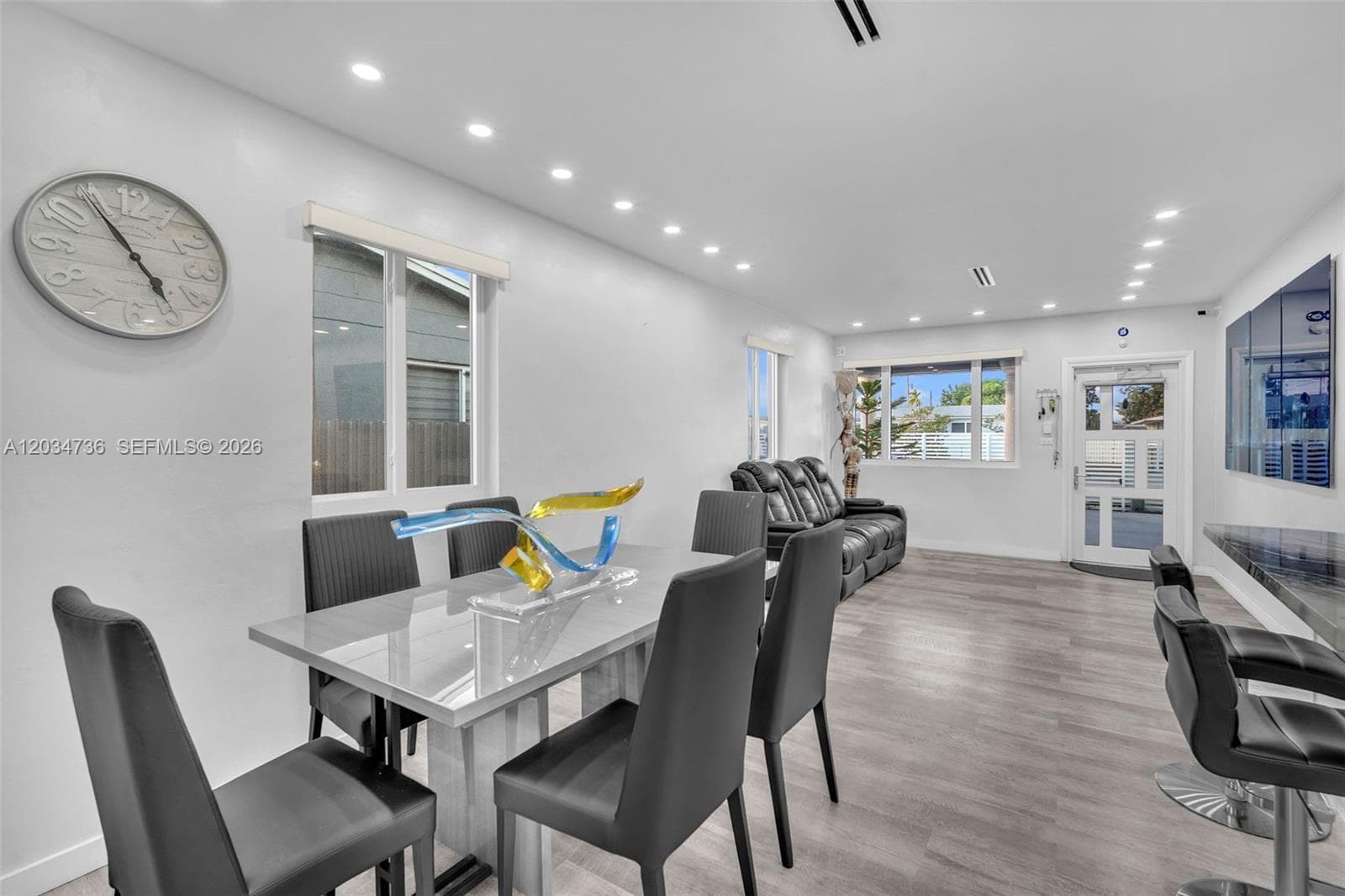 380 W 30th St, Hialeah FL 33012 — 24