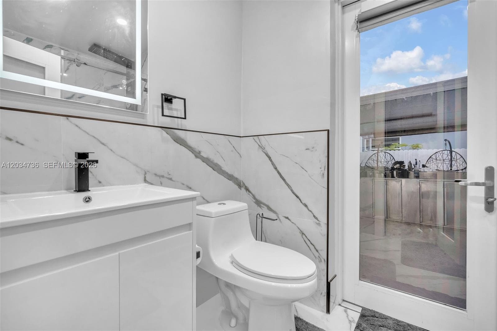 380 W 30th St, Hialeah FL 33012 — 34