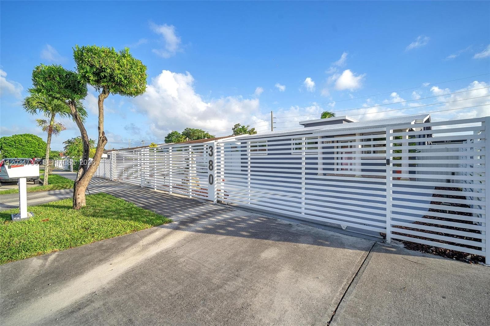380 W 30th St, Hialeah FL 33012 — 14