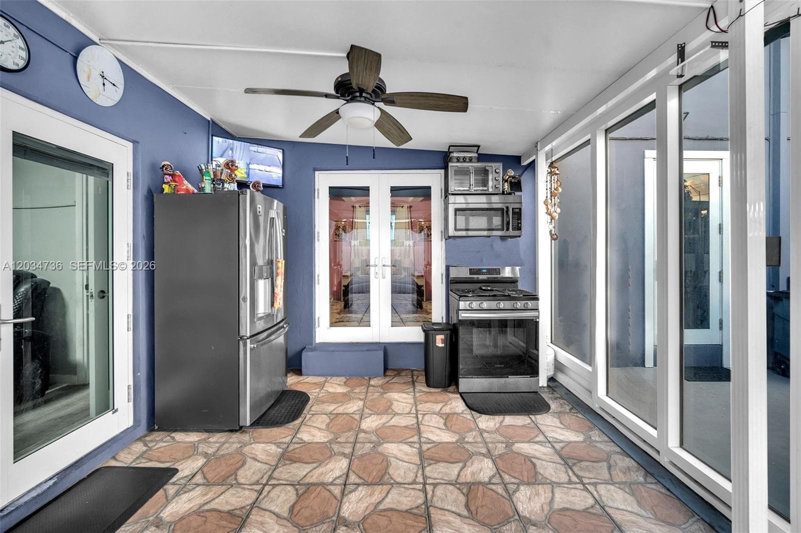 380 W 30th St, Hialeah FL 33012 — 45