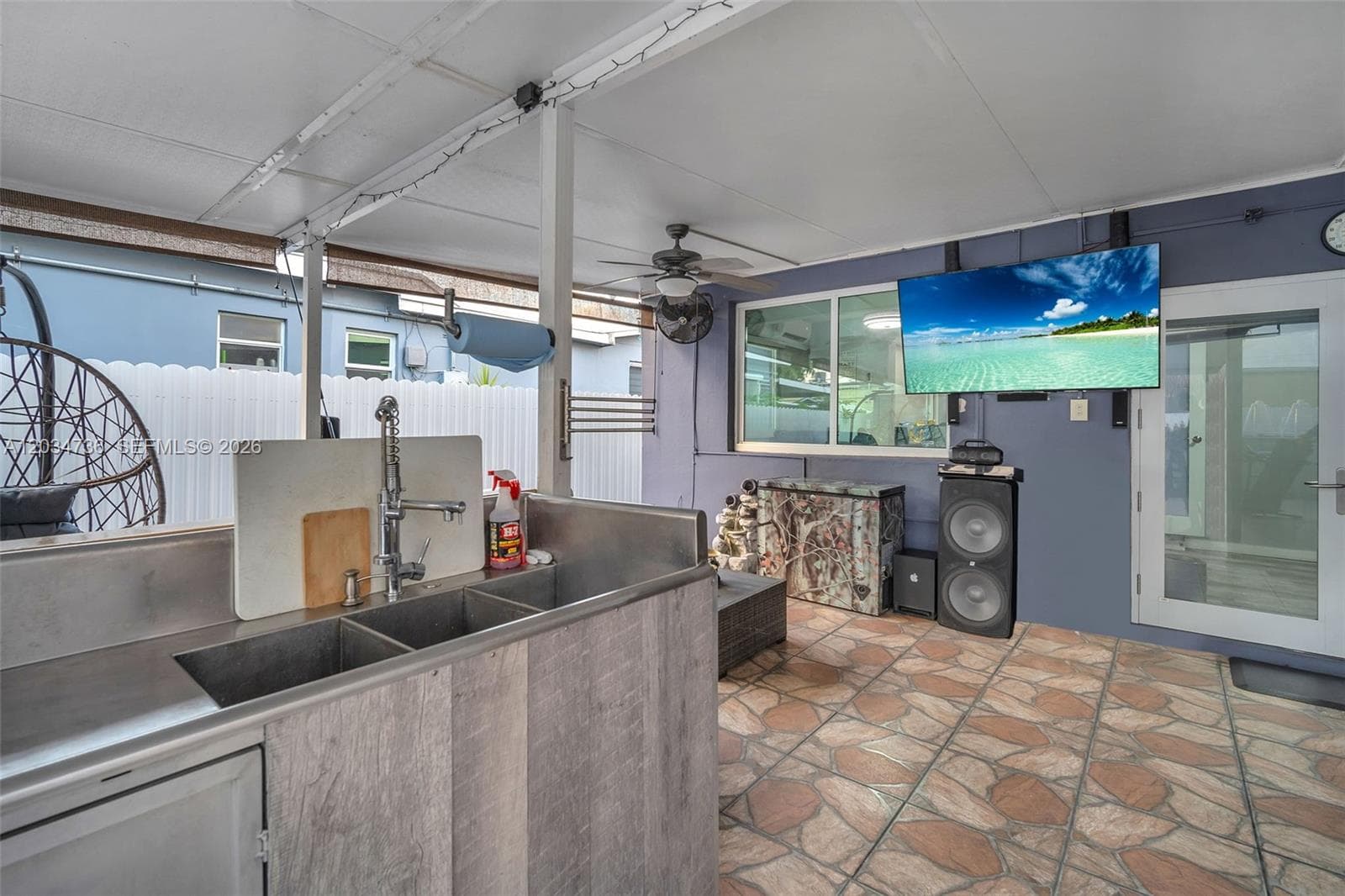 380 W 30th St, Hialeah FL 33012 — 48