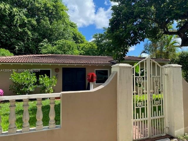 4427 SW 16th St, Miami FL 33134 — 17
