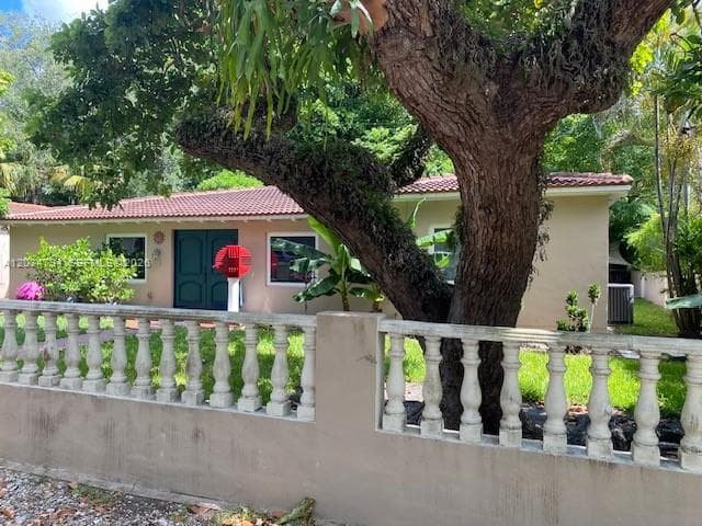 4427 SW 16th St, Miami FL 33134 — 18