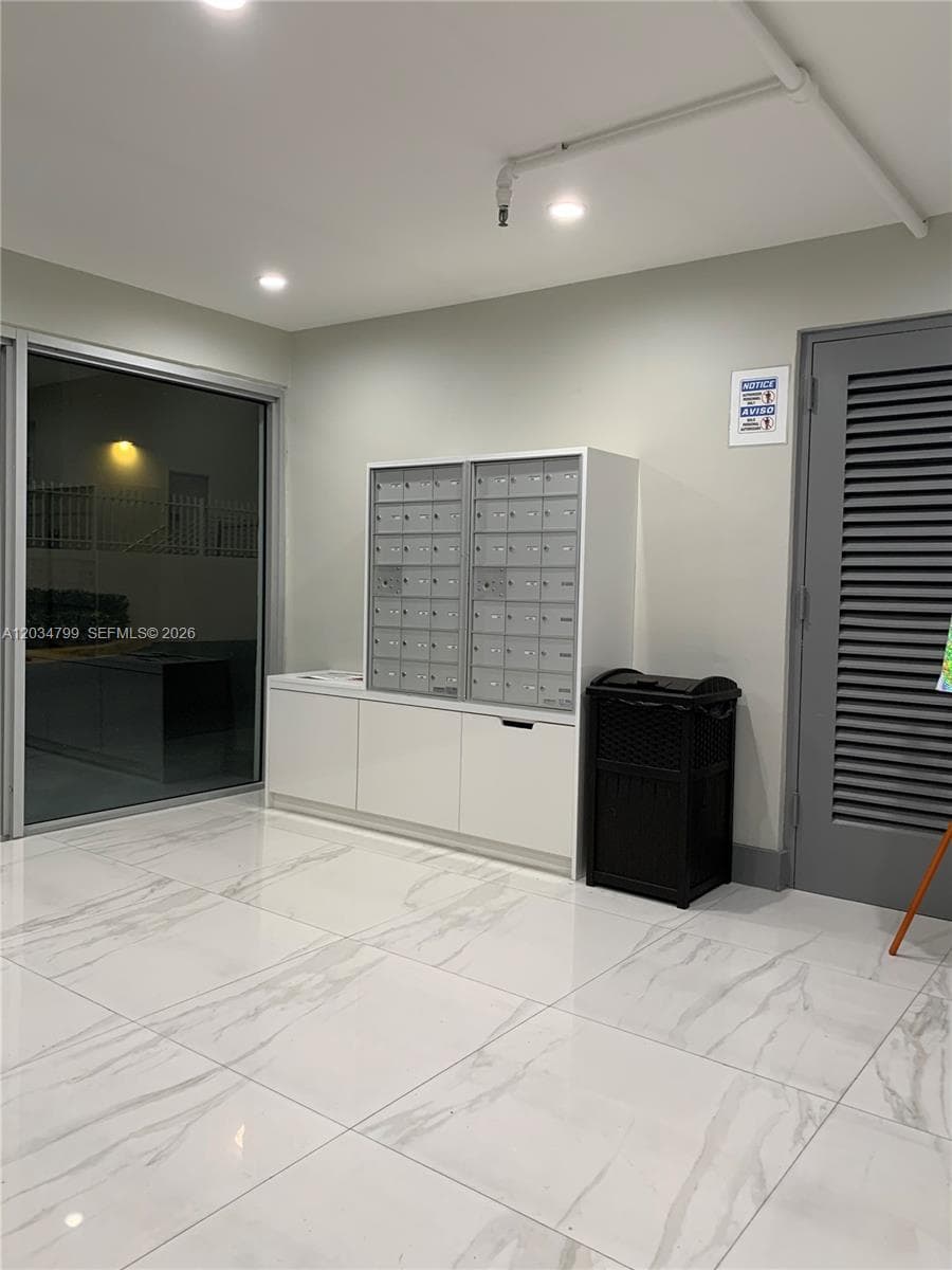 395 NE 21st St # 403, Miami FL 33137 — 2