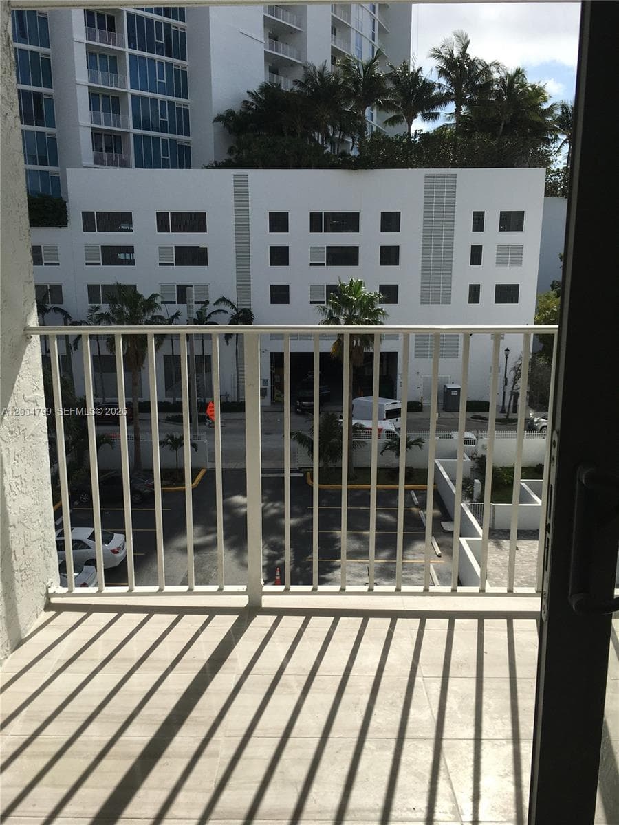 395 NE 21st St # 403, Miami FL 33137 — 5