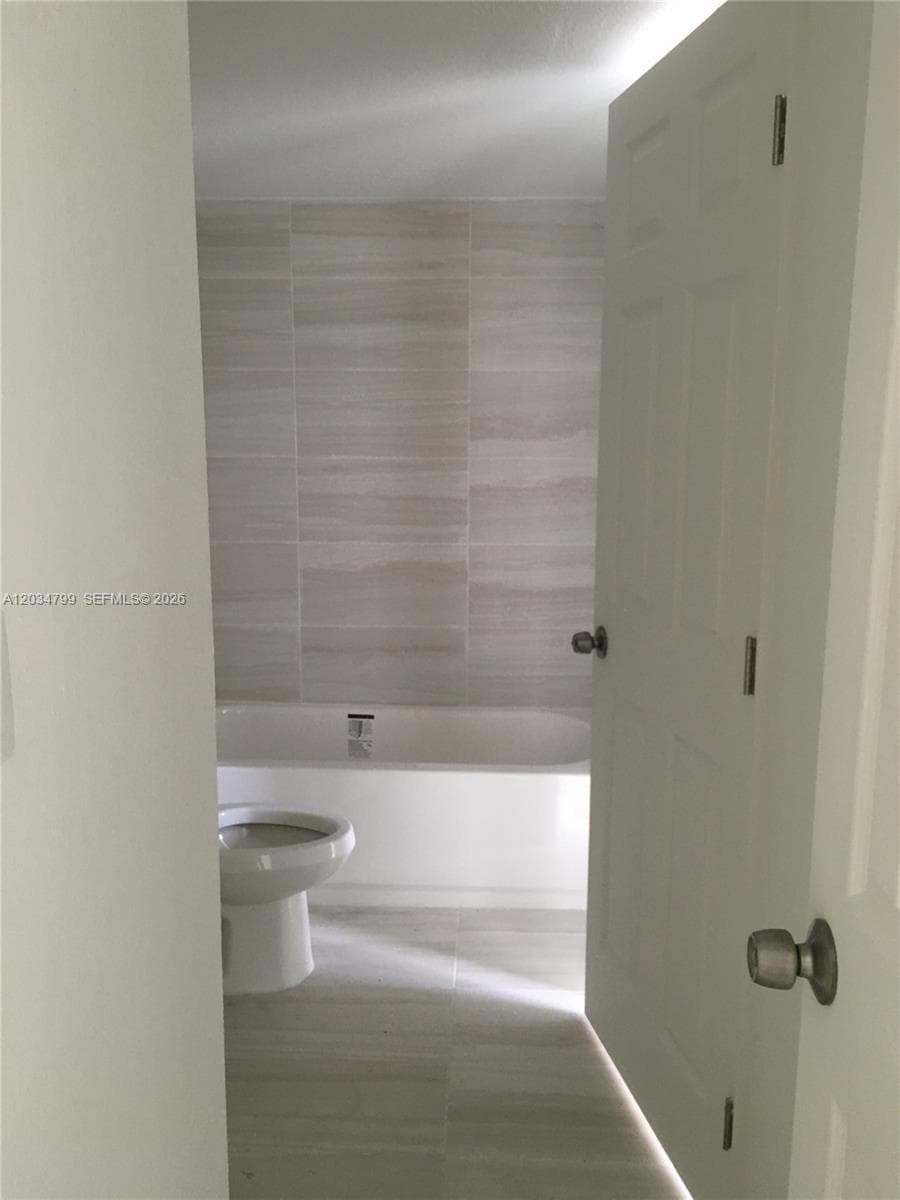 395 NE 21st St # 403, Miami FL 33137 — 10