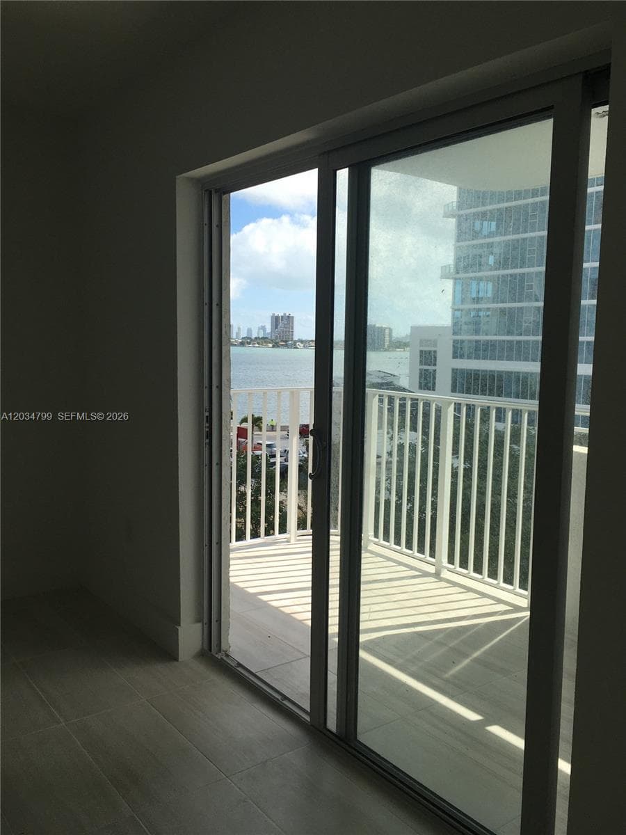 395 NE 21st St # 403, Miami FL 33137 — 19