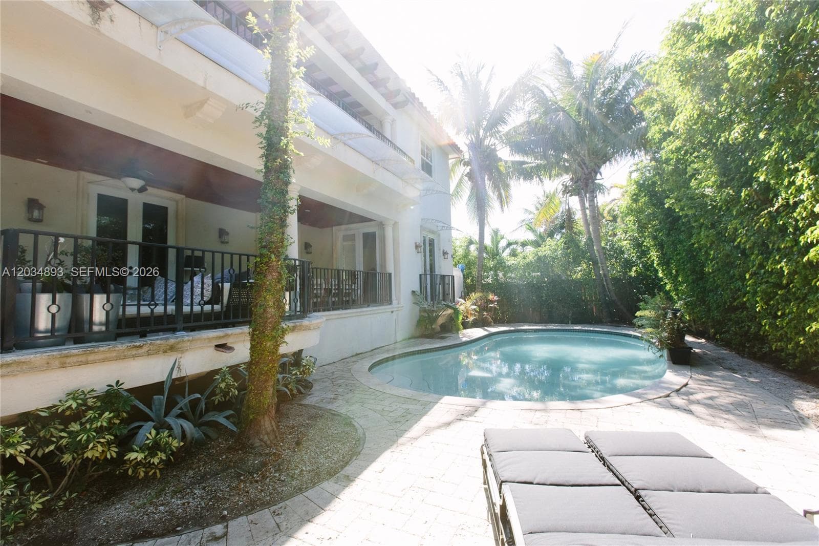 335 W Enid Dr, Key Biscayne FL 33149 — 17