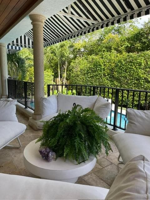335 W Enid Dr, Key Biscayne FL 33149 — 38