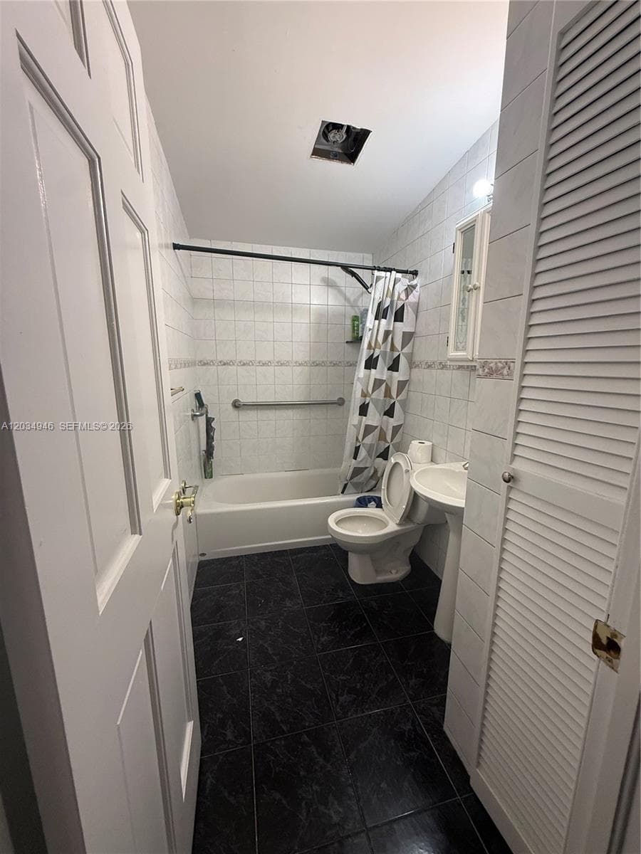 1143 NW 27th St, Miami FL 33127 — 5
