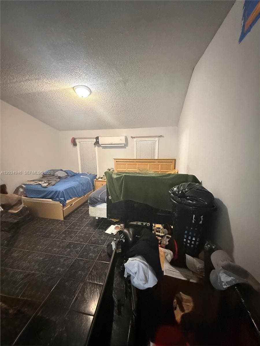 1143 NW 27th St, Miami FL 33127 — 4