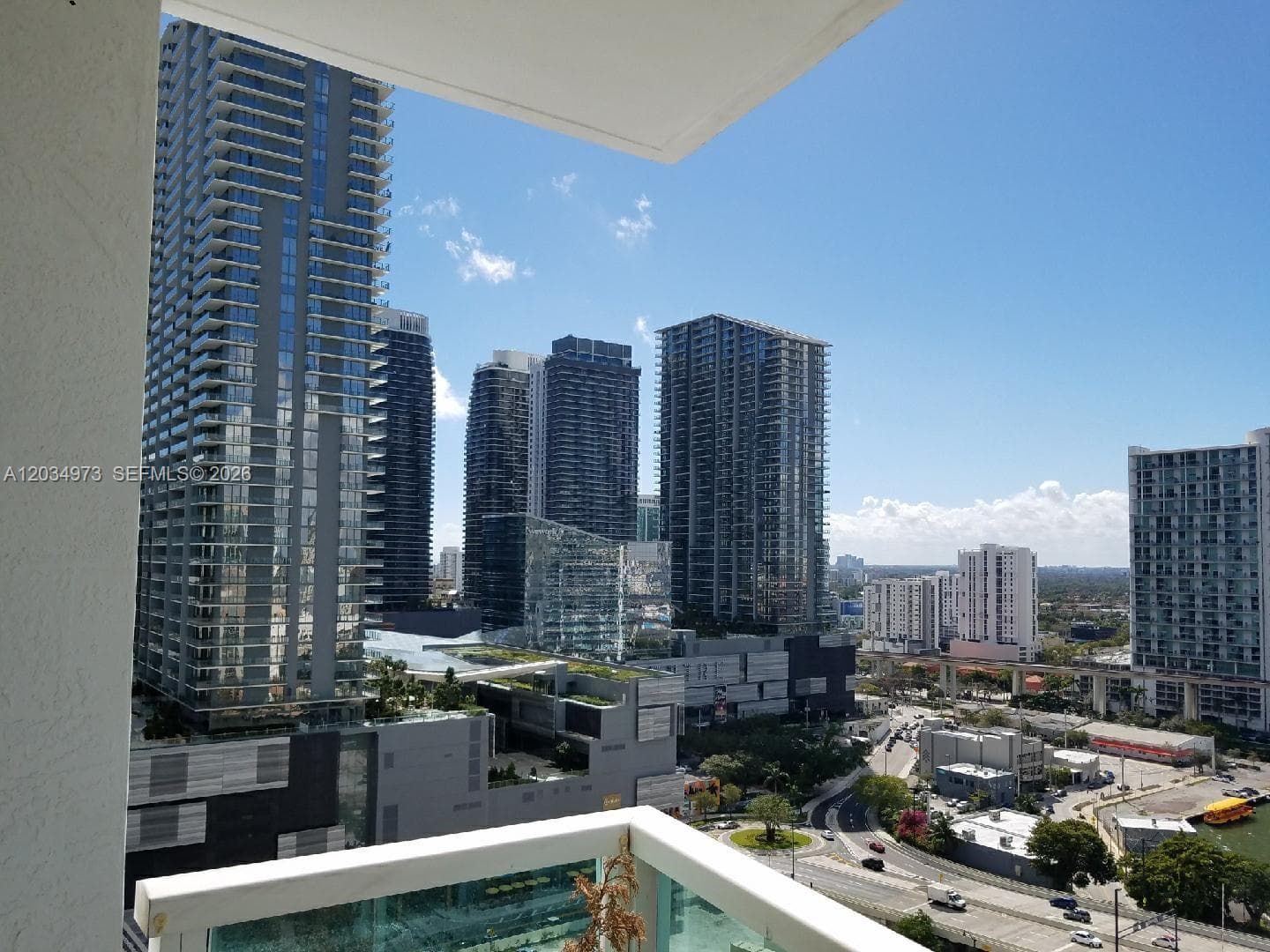 31 SE 5th St # 2205, Miami FL 33131 — 2