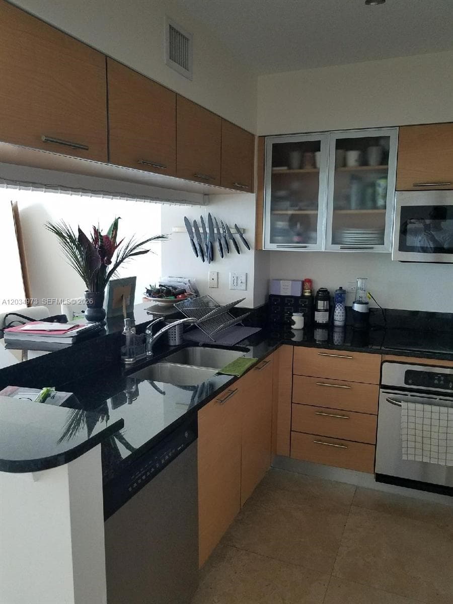 31 SE 5th St # 2205, Miami FL 33131 — 6