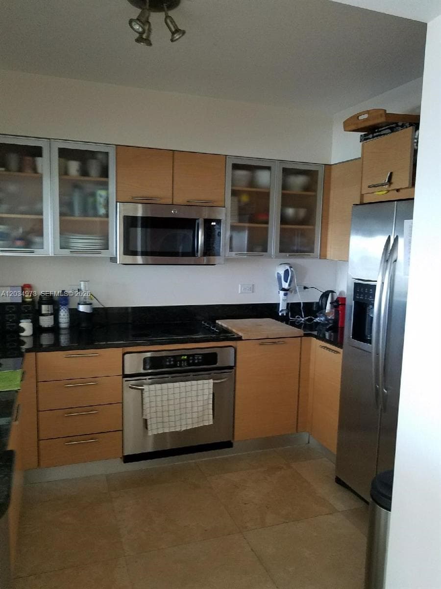 31 SE 5th St # 2205, Miami FL 33131 — 7