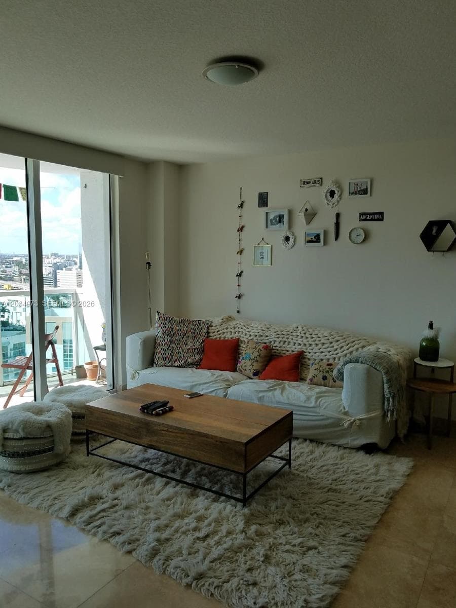 31 SE 5th St # 2205, Miami FL 33131 — 5