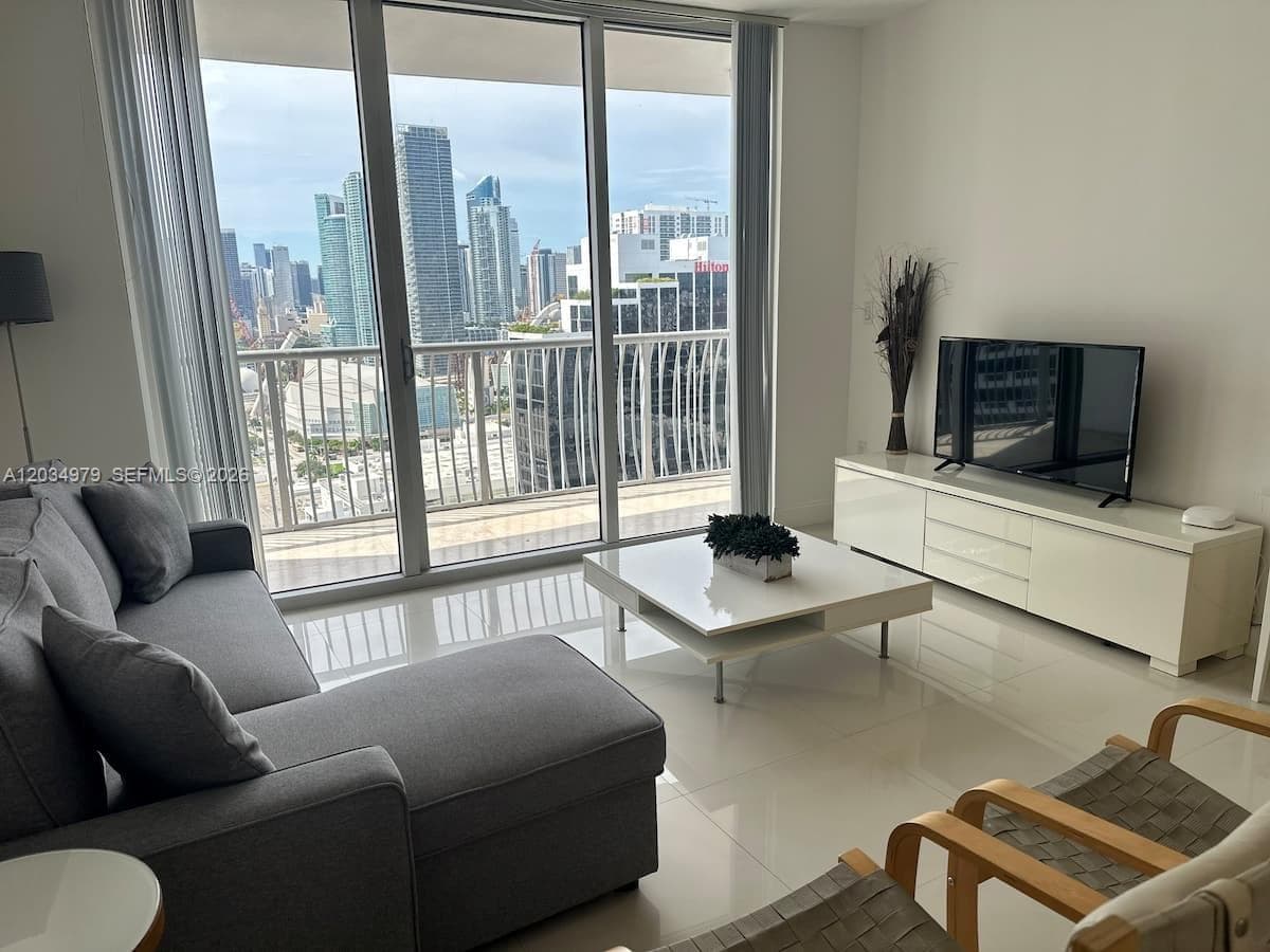 1750 N Bayshore Dr # 3010, Miami FL 33132 — 16