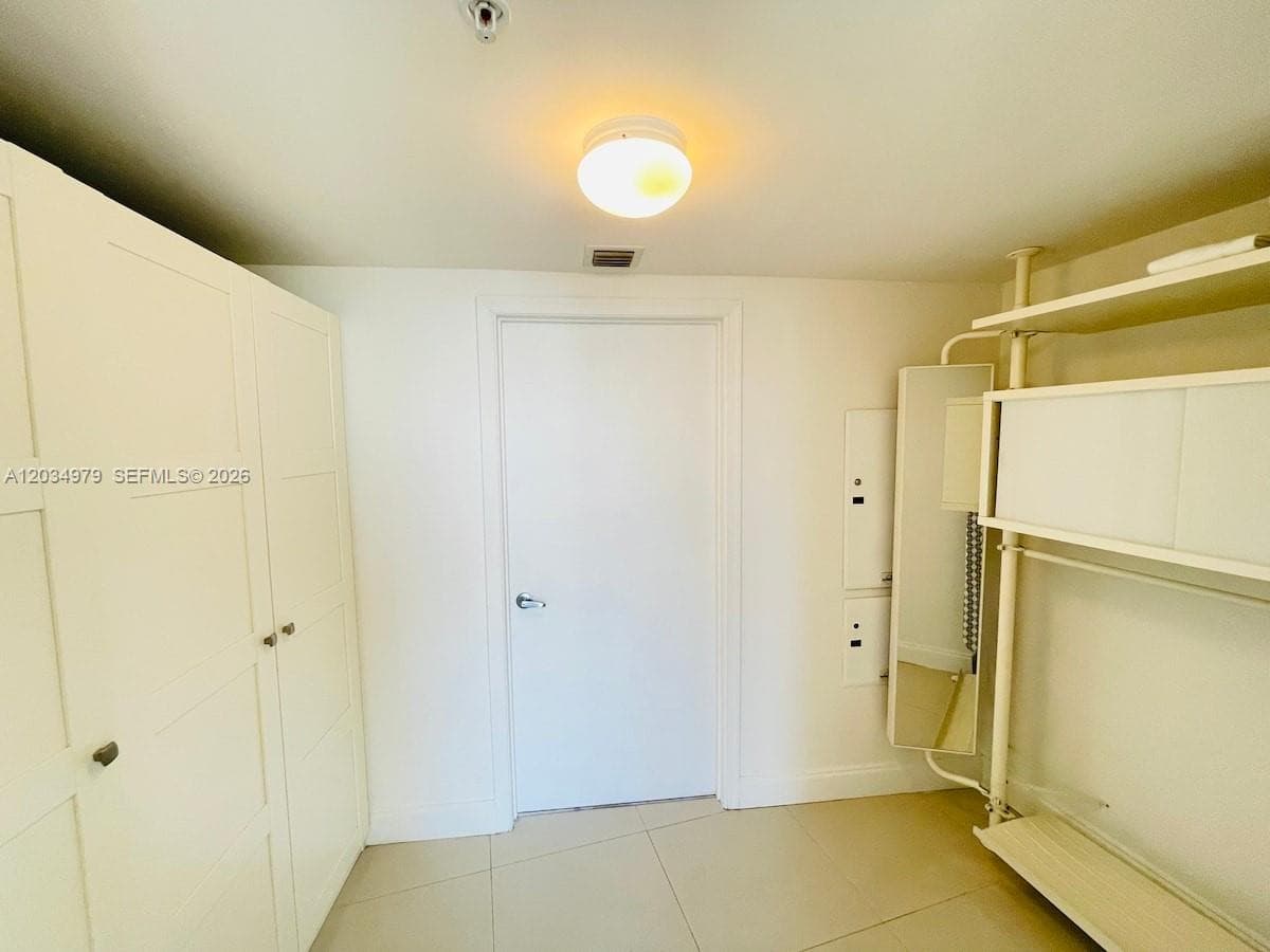 1750 N Bayshore Dr # 3010, Miami FL 33132 — 22