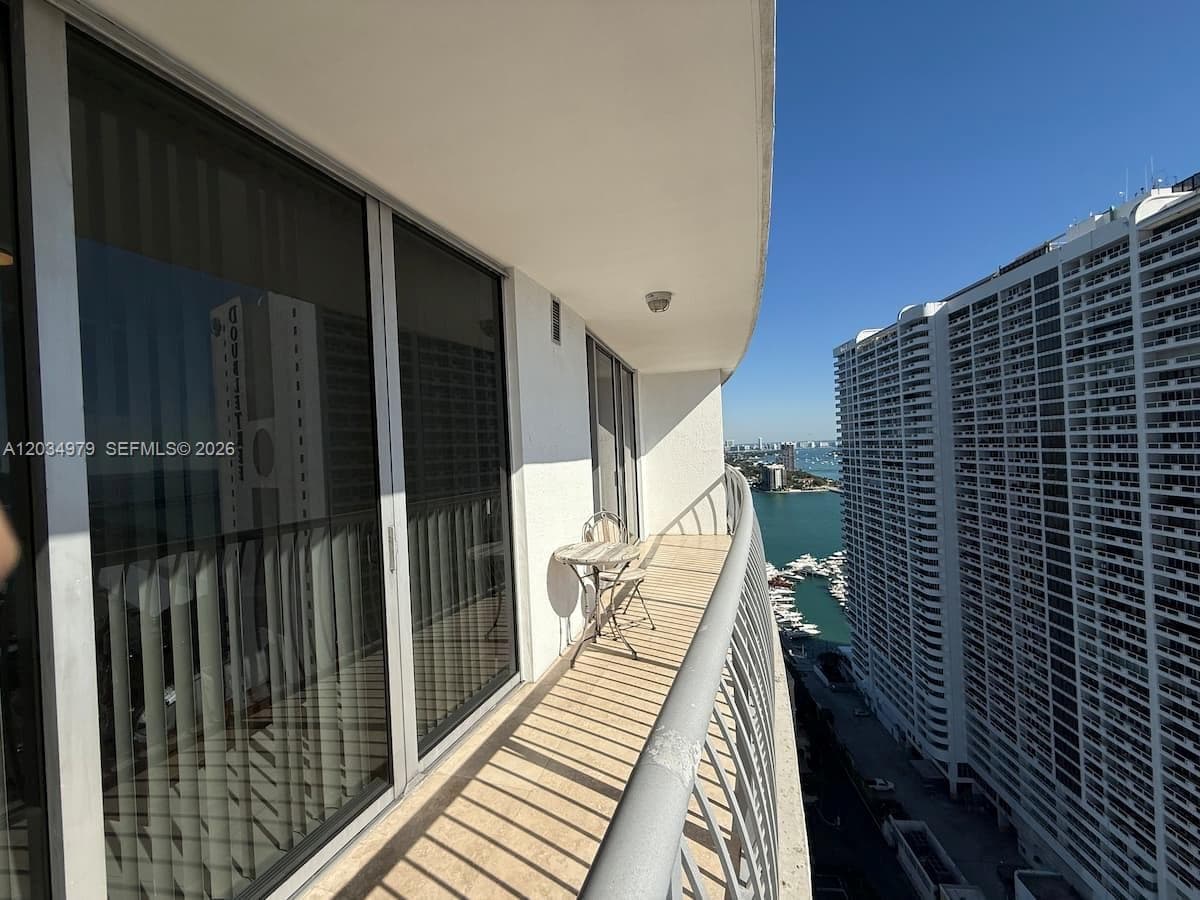 1750 N Bayshore Dr # 3010, Miami FL 33132 — 28