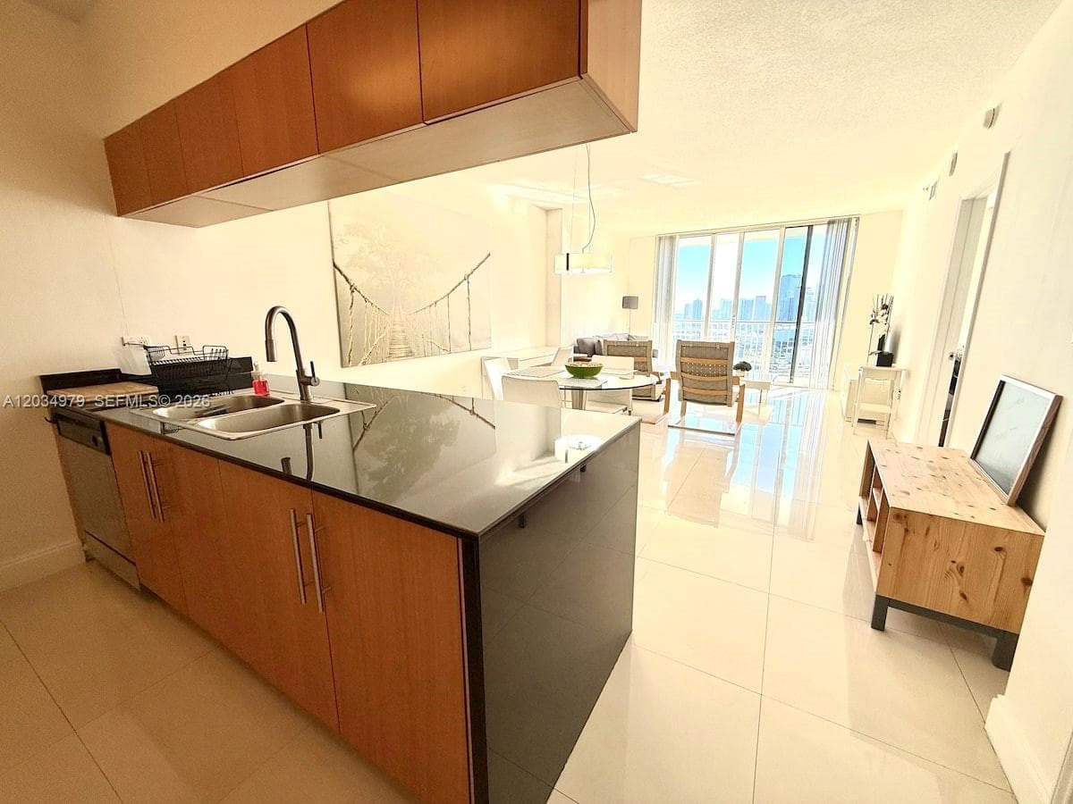 1750 N Bayshore Dr # 3010, Miami FL 33132 — 9