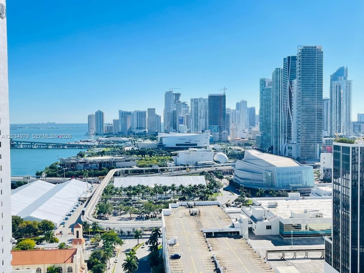 1750 N Bayshore Dr # 3010, Miami FL 33132 — 30