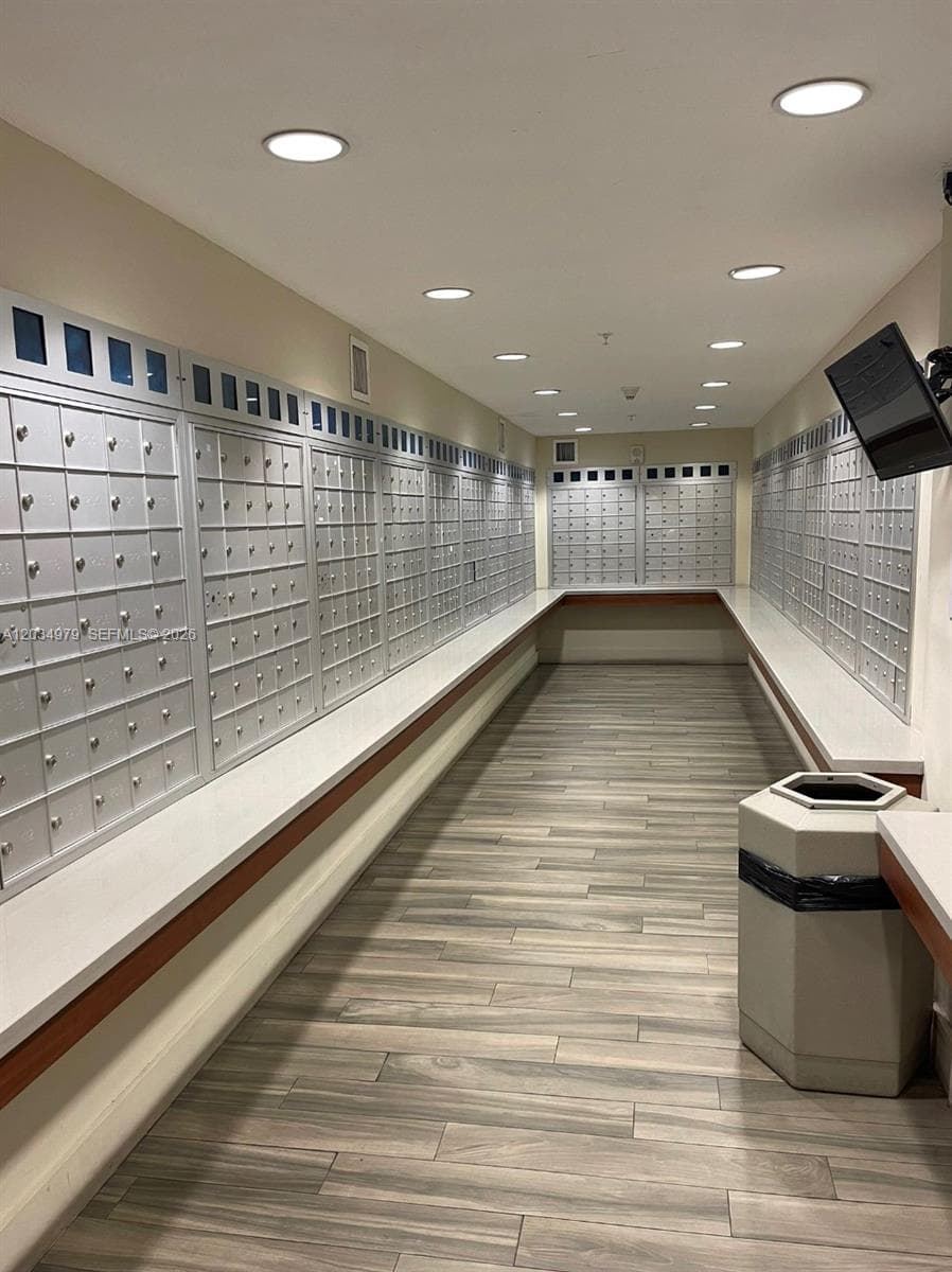 1750 N Bayshore Dr # 3010, Miami FL 33132 — 10
