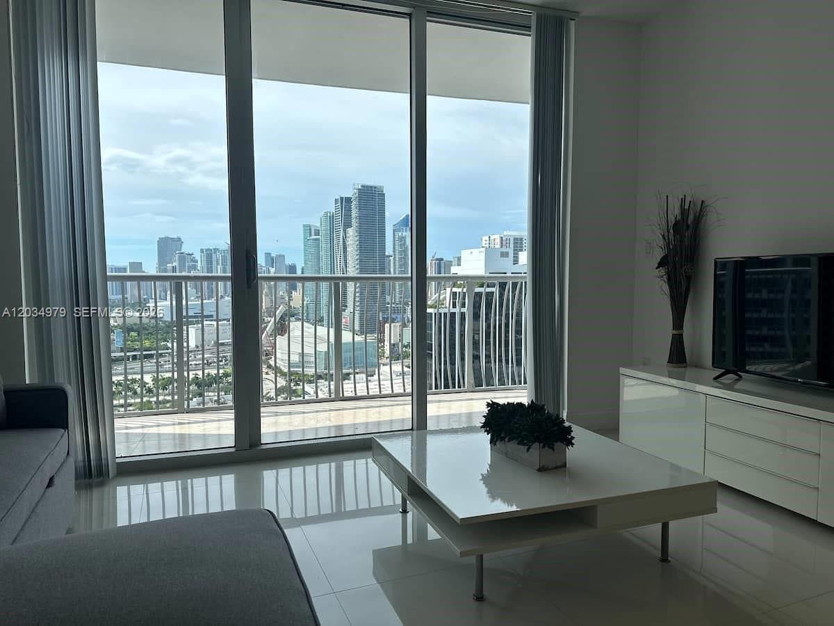 1750 N Bayshore Dr # 3010, Miami FL 33132 — 15