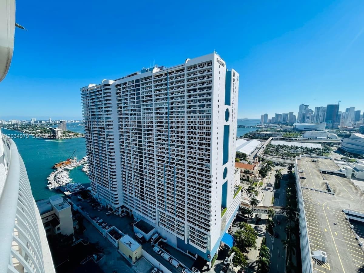 1750 N Bayshore Dr # 3010, Miami FL 33132 — 31