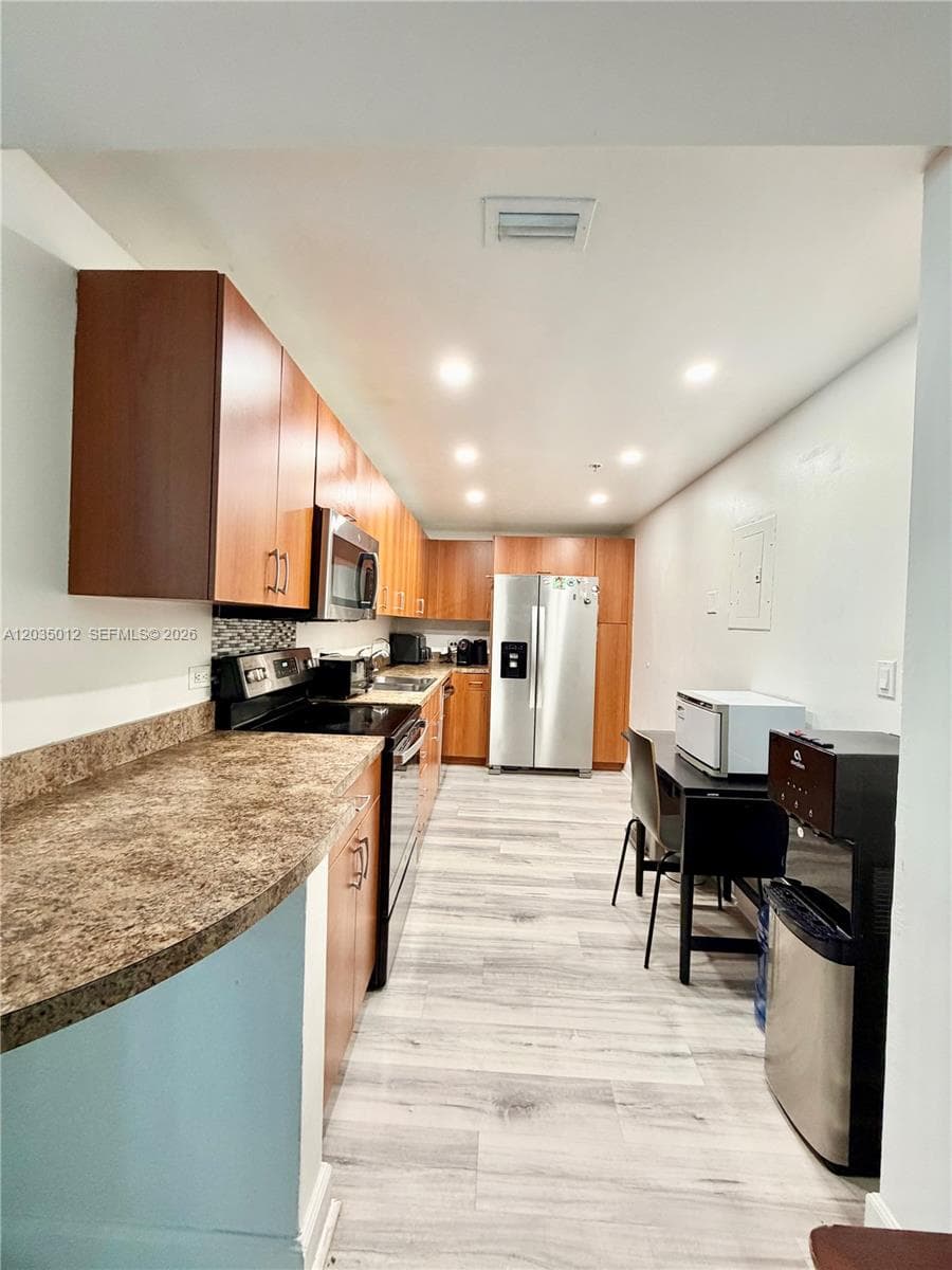 7501 E Treasure Dr # 6T, North Bay Village FL 33141 — 2