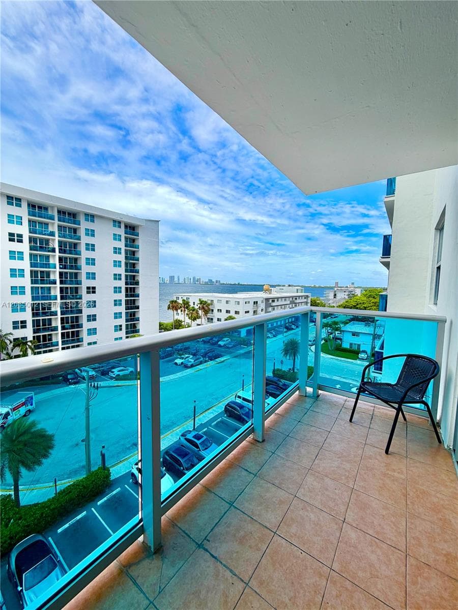 7501 E Treasure Dr # 6T, North Bay Village FL 33141 — 1