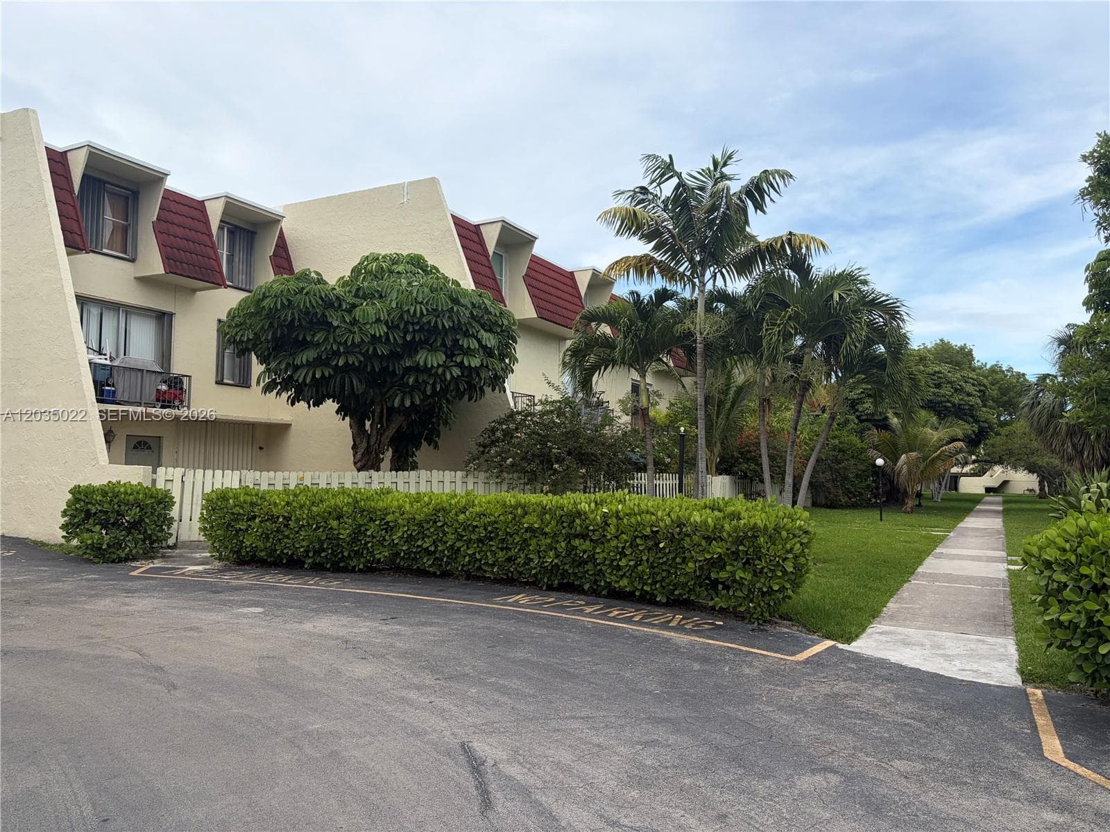 1655 NE 115th St # 29B, Miami FL 33181 — 2